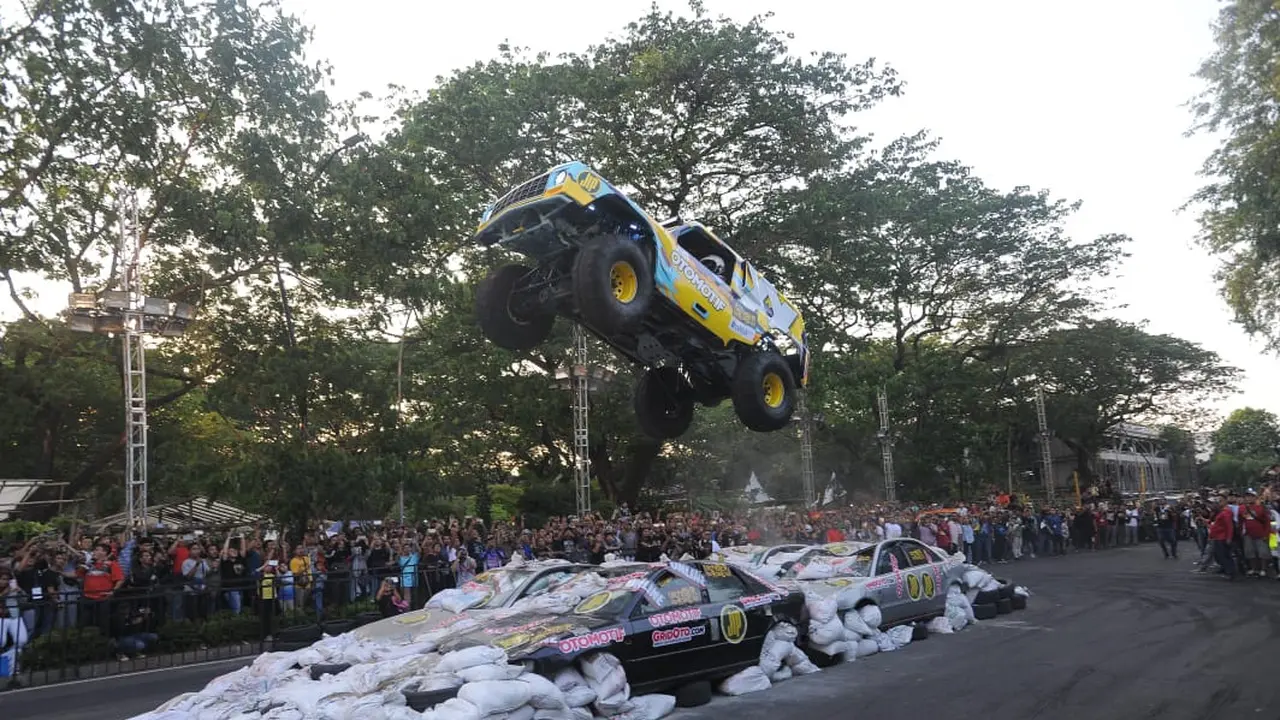 Salah satu atraksi di Otobursa Tumplek Blek  2022