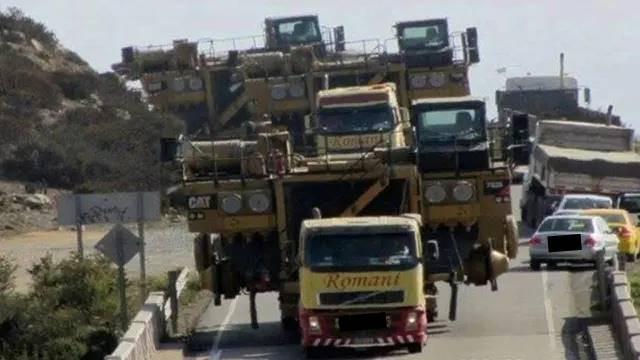 10 Potret Mobil Angkutan Barang dengan Muatan Nyeleneh Ini Bikin Heran