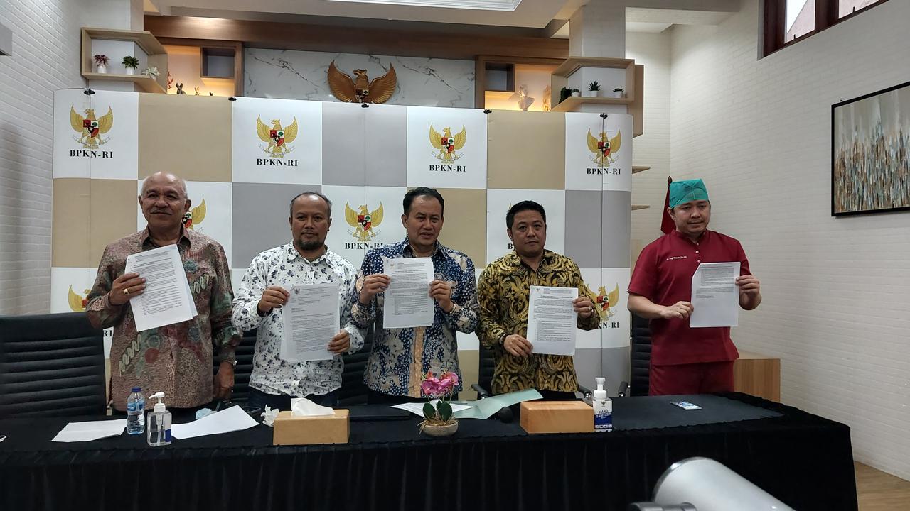 Konferensi pers soal kompensasi atau ganti rugi yang belum diberikan kepada korban kasus gagal ginjal akut Gedung BPKN, Rabu (14/12/2022).