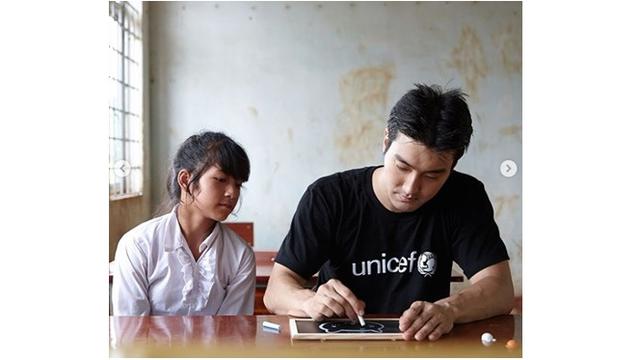 7 Potret Siwon Super Junior Saat Jadi Duta UNICEF Ini Bikin Salut