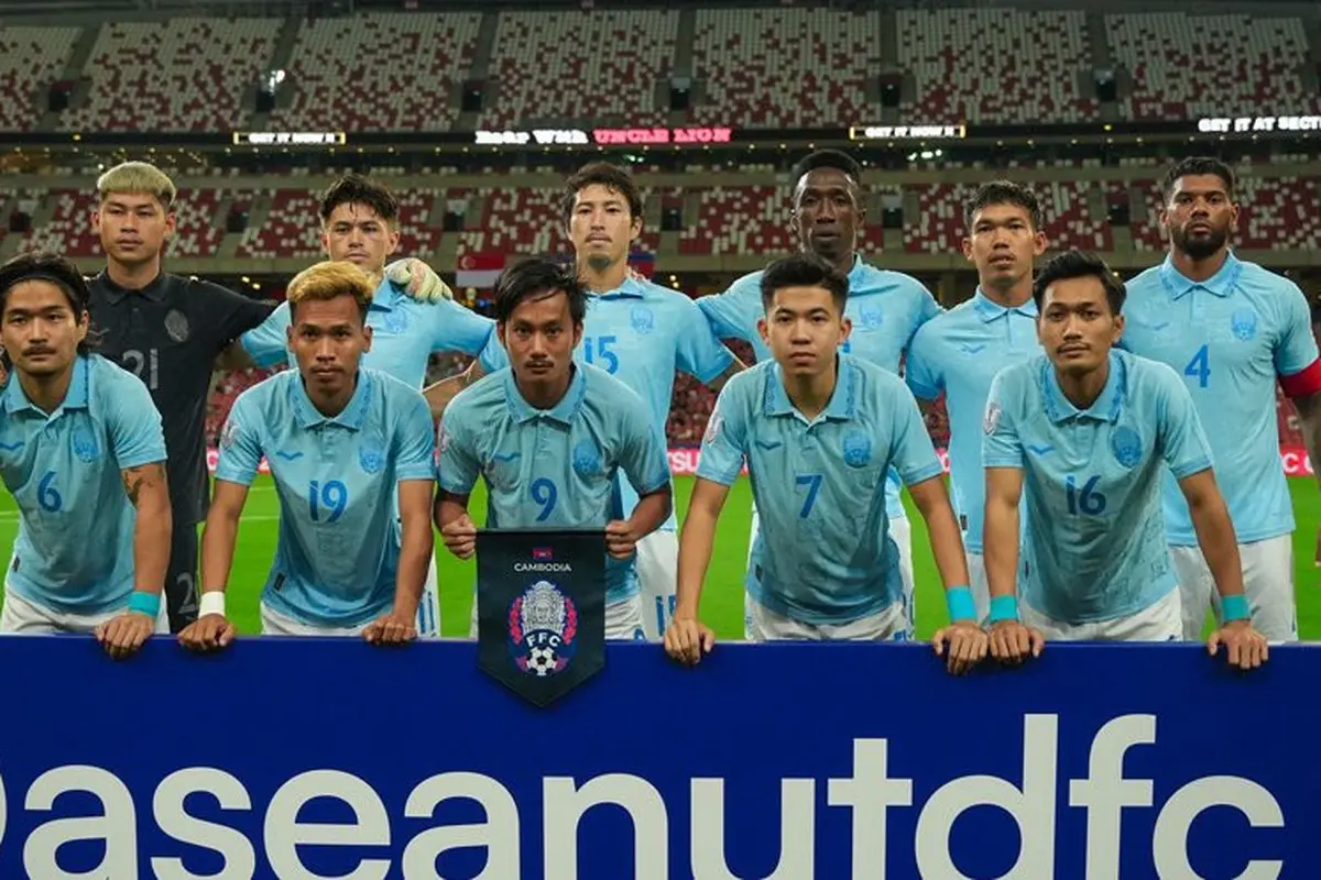 Starting XI Timnas Kamboja saat melawan Singapura di Piala AFF 2024. (c) dok.FFC