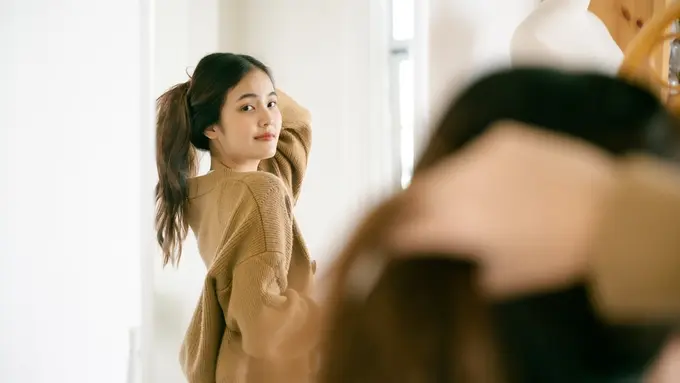 Ingin Kembali Muda dan Terlihat Fresh? 3 Gaya Rambut Ini bisa Jadi Solusi Tepat untuk Digunakan