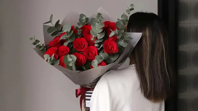 Cara Mengetahui Pria Mencintaimu, Tanda yang Ditunjukkan Lebih dari Sekadar Kata-Kata