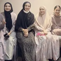 Nagita Slavina, @raffinagita1717.