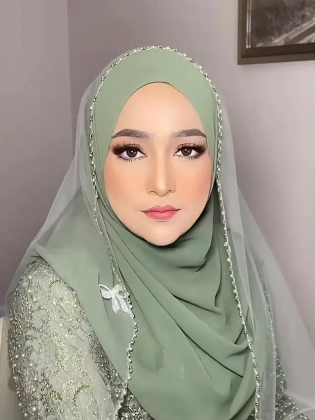 10 Gaya Cindy Fatika Sari Dampingi Sang Anak Menikah, Sama-sama Cantik bak Pinang Dibelah Dua