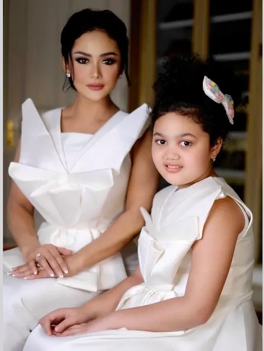 (Instagram/krisdayantilemos)