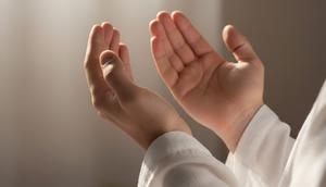 ilustrasi tangan berdoa (created by AI)