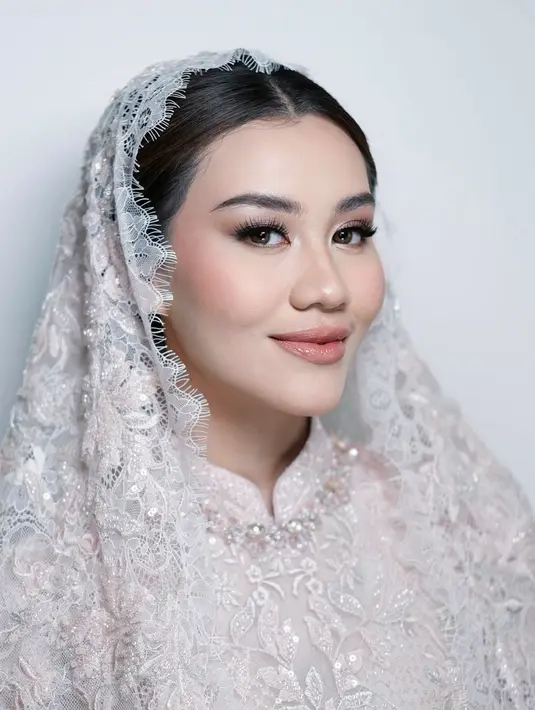 Aaliyah Massaid baru saja menjalani dua prosesi penting jelang pernikahannya dengan Thariq Halilintar; Pengajian dan Dulangan. [Foto: Instagram/leoafandi_]