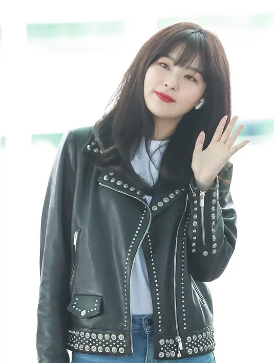 Akan tetapi saat ditanya soal golangan darah Sunmi, Seulgi baru berhasil menjawab benar setelah empat kali menjawab. Namun siapa yang menyangka jika Sunmi berhasil menjawab pertanyaan tentang Seulgi. (Foto: instagram.com/seulgiredvelvet)