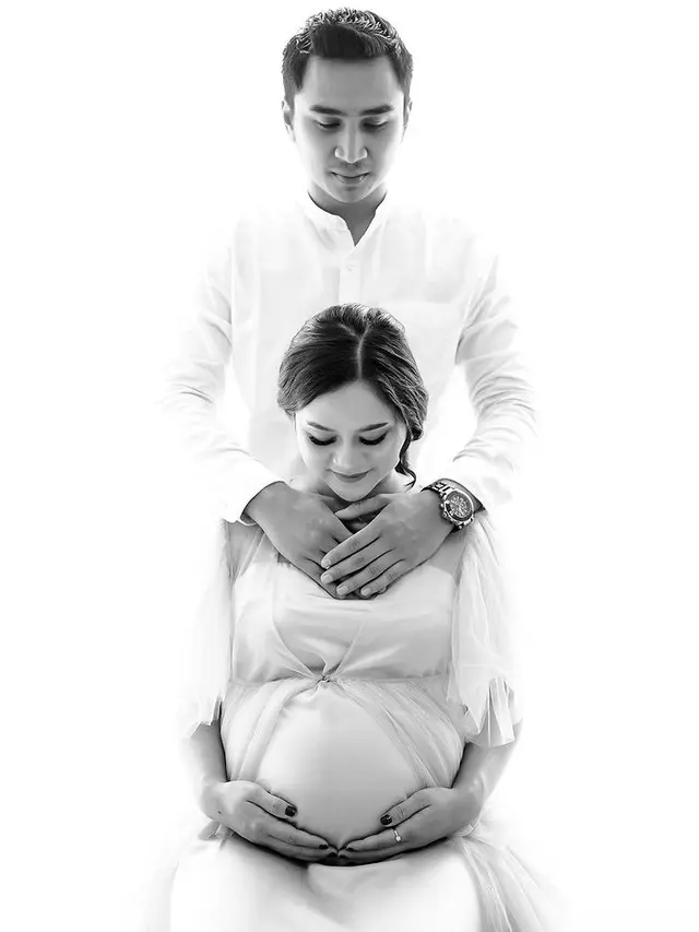 6 Potret Maternity Shoot Istri Lutfi Agizal, Siap Sambut Anak Pertama