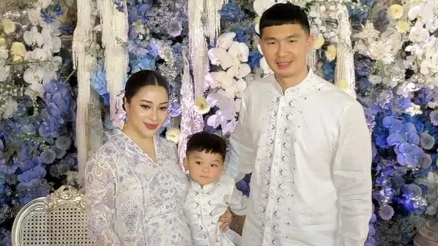 Hamil Anak Kedua Laki-laki, 6 Gaya Anggun Nikita Willy Kenakan Kebaya Baby Blue saat Pengajian 4 Bulan Kehamilan