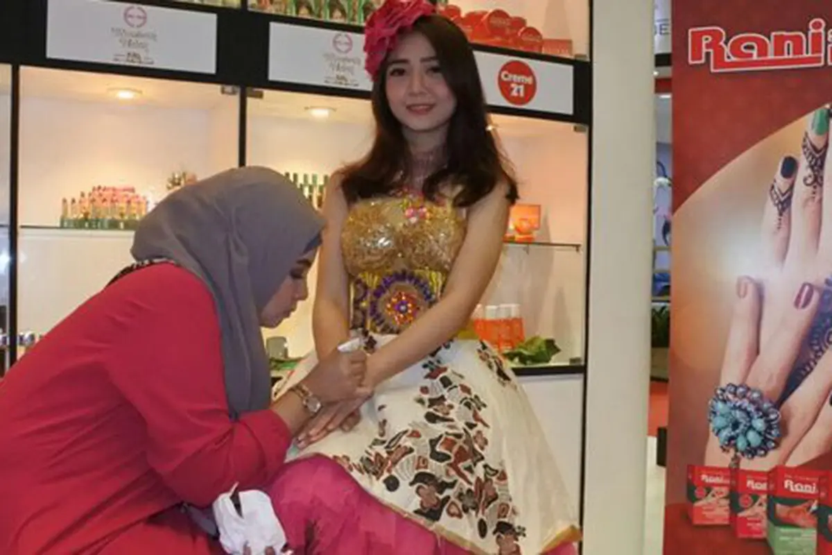 Henna dalam berbagai pilihan warna./Copyright Vemale/Anisha