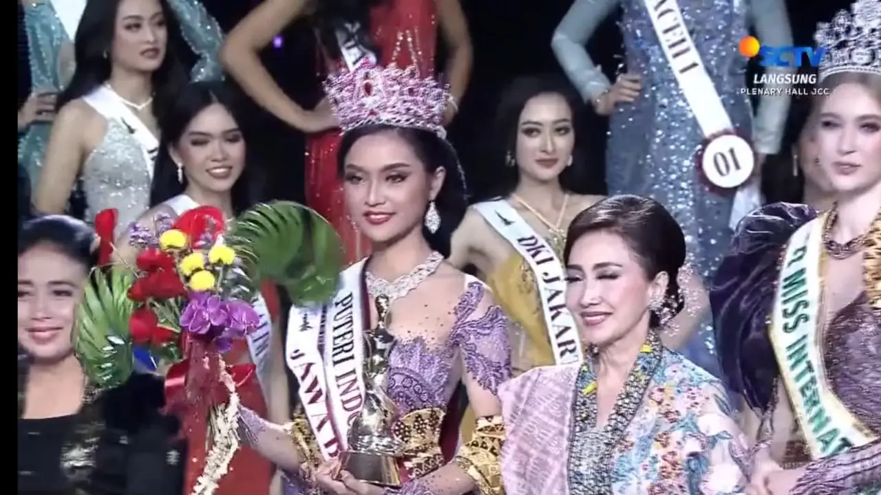 Puteri Indonesia 2023 Farhana Nariswari Wisandana asal Jawa Barat