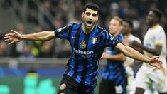 Mehdi Taremi terpilih menjadi pemain terbaik dari kemenangan 4-0 Inter Milan atas Red Star Belgrade dalam laga matchday 2 League Phase Liga Champions 2024/2025 yang digelar di Giuseppe Meazza, Rabu (2/10/2024) dini hari WIB. (AFP/Gabriel Bouys)