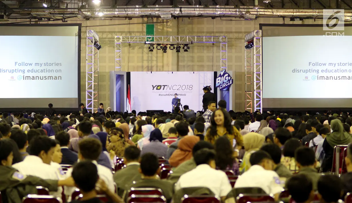 Suasana acara bertajuk "Young On Top NationalConference (YOTCN) di Balai Kartini, Jakarta, Sabtu (25/8). Acara yang di hadiri anak muda ini merupakan wadah berbagi pengalaman antara praktisi bisnis dengan para pembisnis. (Liputan6.com/Johan Tallo)