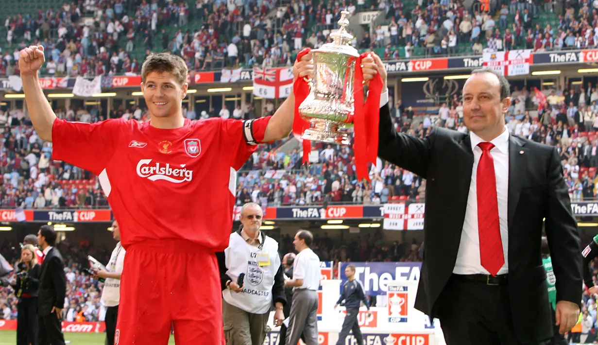 Liverpool. Liverpool juga berhasil mengoleksi 7 gelar Piala FA dari total 14 kali mencapai final. Gelar terakhir diraih pada musim 2005/2006 usai mengalahkan West Ham 3-1 melalui adu penalti di partai final, 13 Mei 2006. Skor 3-3 terjadi di waktu normal hingga perpanjangan waktu. (AFP/Paul Ellis)