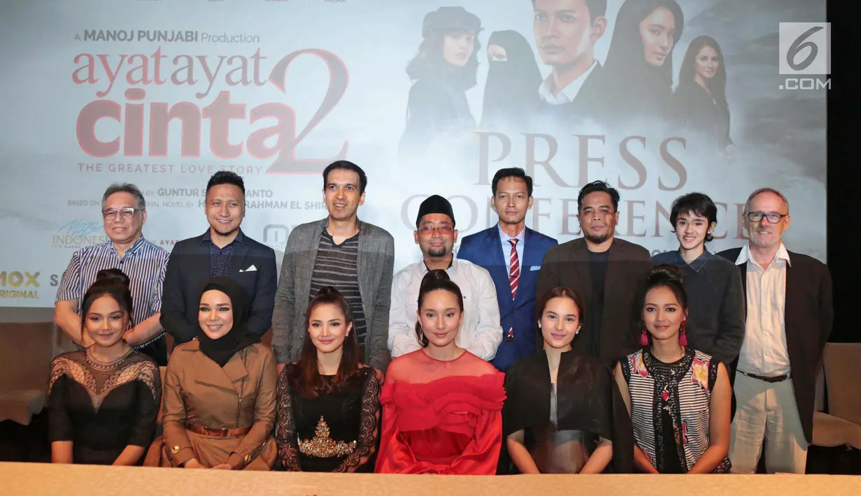PHOTO: Ini Gaya Busana Para Pemeran Film Ayat-Ayat Cinta 2 - Foto ...
