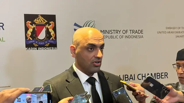 President And CEO Of Dubai Chambers Mohammad Ali Rashed Loota dalam Forum Bisnis yang diselenggarakan Dubai International Chamber di Jakarta, Senin (6/5/2024). (Tira/Liputan6.com)