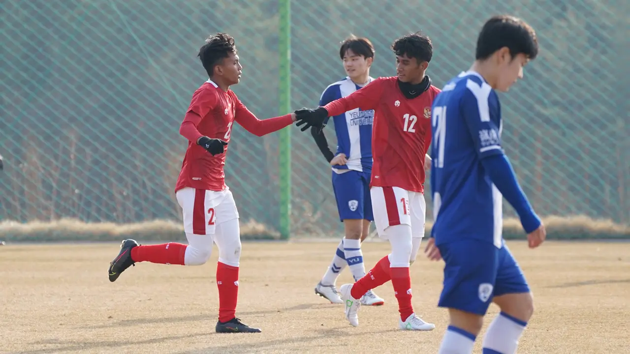 Timnas Indonesia U-19 uji coba melawan Youngnam University.