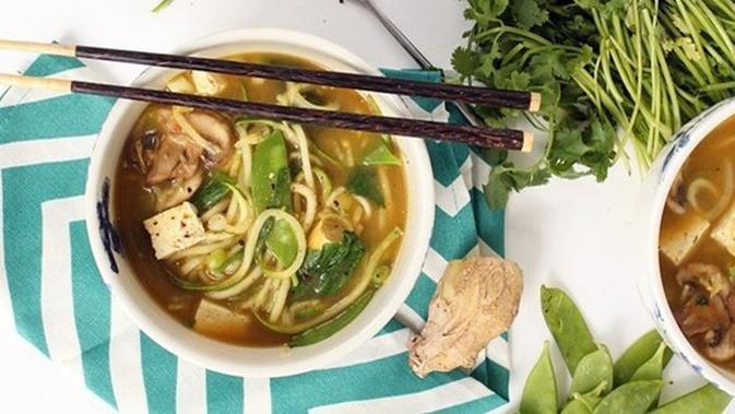 Resep Mie Kuah Pakai Sayur Sawi Pedas Gurih Mantap Pakai Mie Instan Lifestyle Fimela Com Hello brokuh,,, d video kali ini aku akan buat mie kerang sayur gambar,penasaran? resep mie kuah pakai sayur sawi pedas