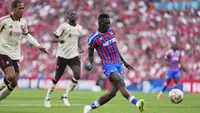 Ismaila Sarr mencetak gol di laga Community Shield antara Crystal Palace vs Liverpool di Stadion Wembley, Minggu (10/08/2025) malam WIB. (AP Photo/Dave Shopland).