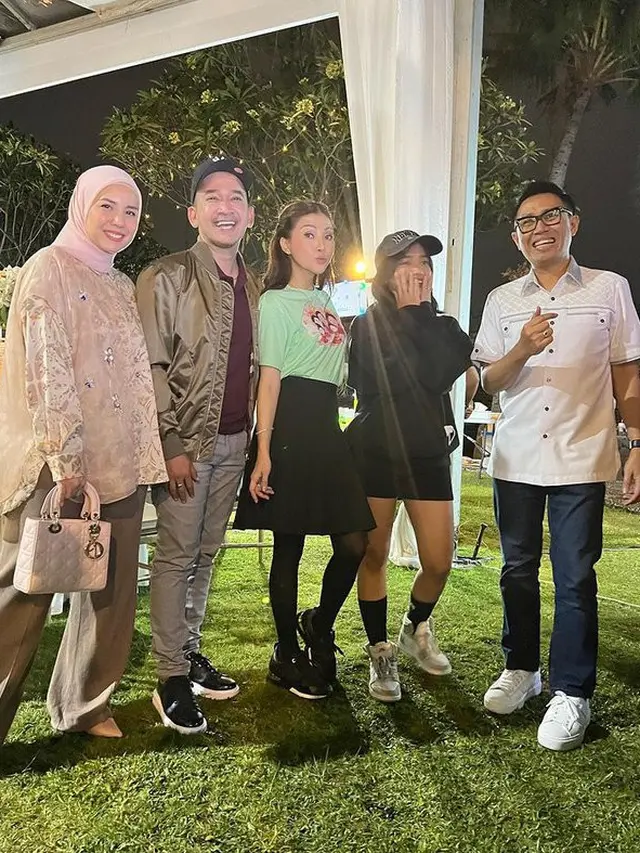 6 Potret Pesta Ulang Tahun Sarwendah ke-33 Tahun, Bertabur Bintang