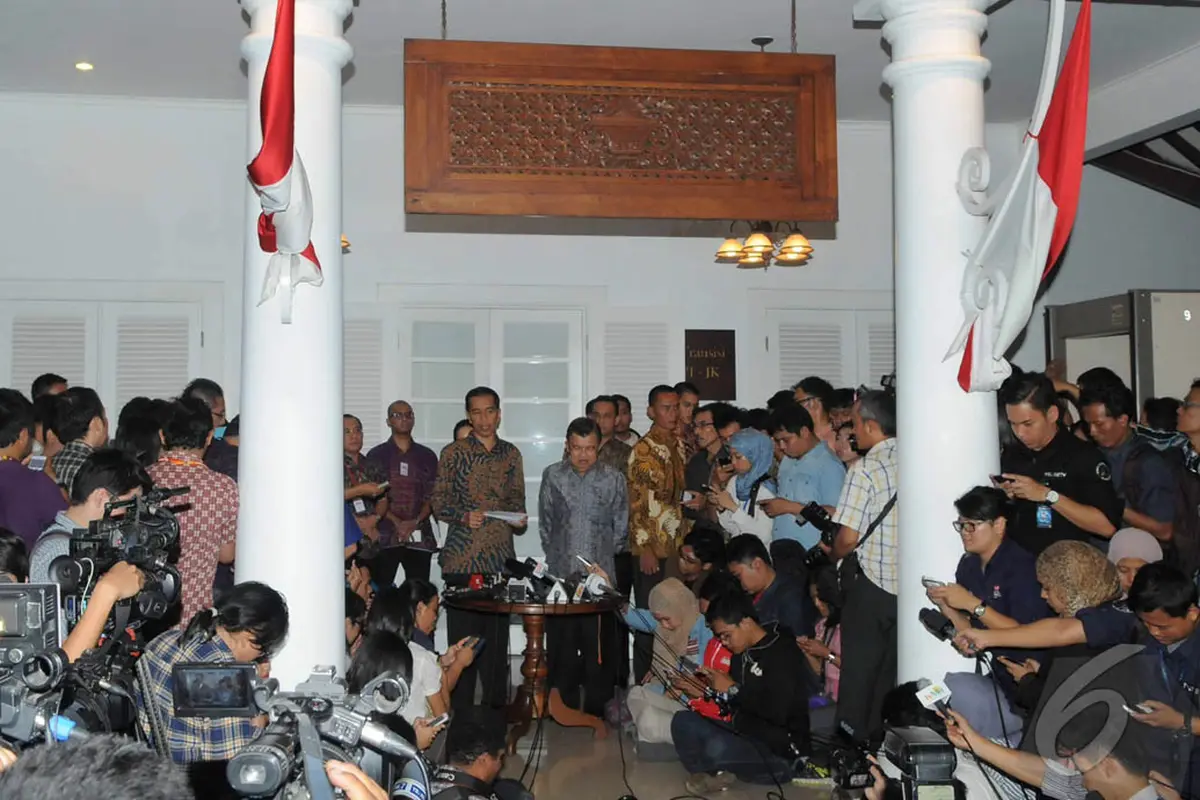 Tawa Puas Jokowi-JK Saat Umumkan Jumlah Menteri