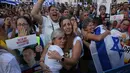 Diketahui, Hamas akan melepaskan 20 sandera, sedangkan Israel akan membebaskan ratusan warga Palestina yang menjadi tawanan. (AHMAD GHARABLI/AFP)