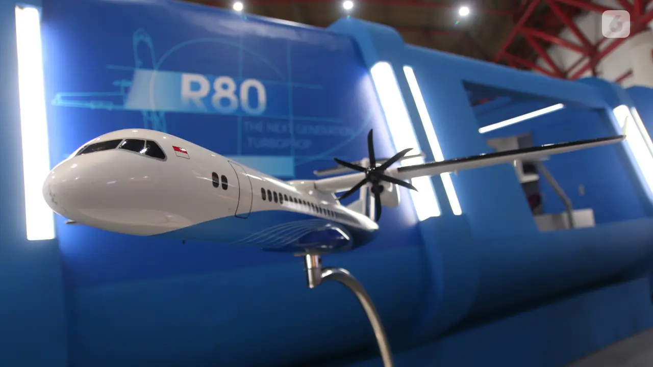Simulator Pesawat R80