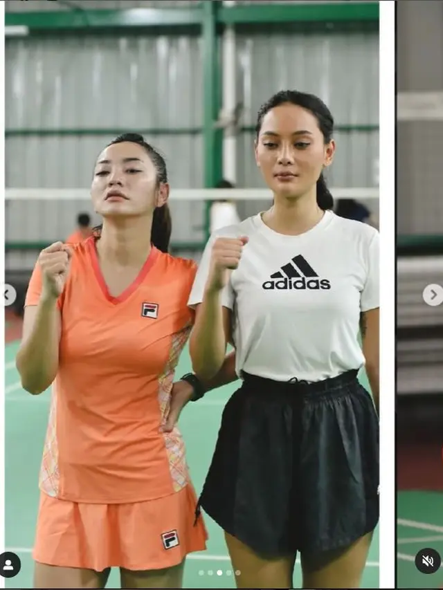 6 Potret Hesti Purwadinata dan Erika Carlina Latihan Jelang Vindes Sport Tepok Bulu
