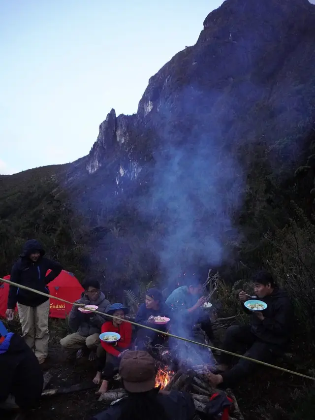 Ekspedisi Puncak Trikora.
