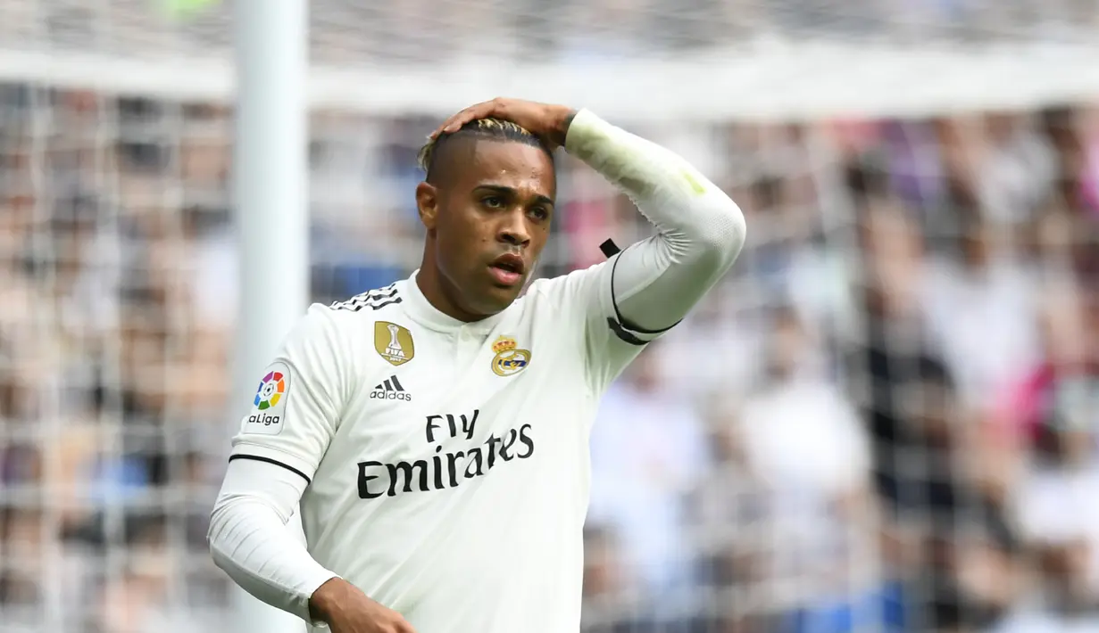 7. Mariano Diaz - Peminjaman ke Lyon menjadi kunci bersinarnya Diaz sebagai pesepak bola. Dana 21,5 juta euro digelontorkan demi pulangkan Diaz ke Santiago Bernabeu. (AFP/Gabriel Buoys)