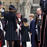 Gaya twinned Kate Middleton dan Princess Charlotte Foto: Instagram @princesscharlotteofwalesuk