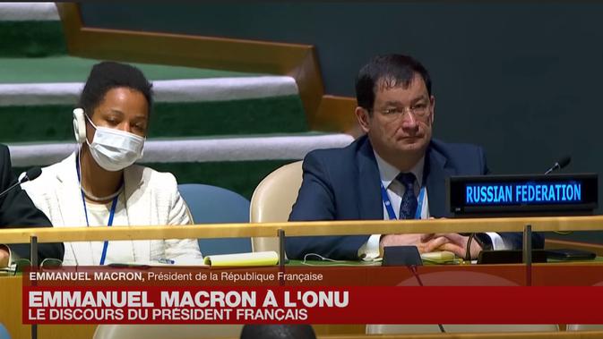 <p>Ekspresi delegasi Rusia di Sidang Umum Majelis PBB 2022 ketika Presiden Prancis Emmanuel Macron pidato. Dok: YouTube/France24</p>