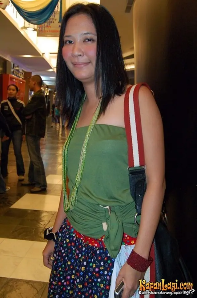 6 Artis ini melahirkan dengan metode water birth, Nikita Willy jalani persalinan di USA