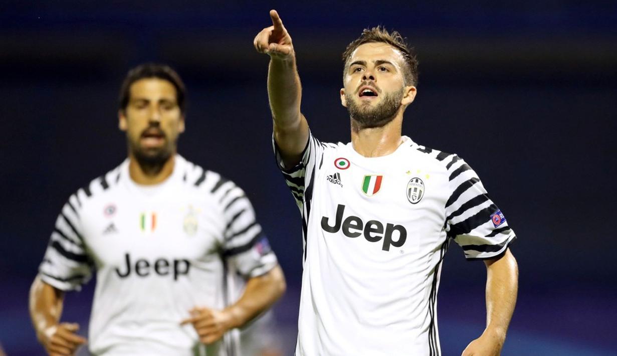 Juventus meraih kemenangan 4-0 atas Dinamo Zagreb dalam laga kedua Grup H Liga Champions di Stadion Maksimir, Zagreb, Rabu (28/9/2016) dini hari WIB. Miralem Pjanic mencetak satu gol dan satu assist. (AFP)