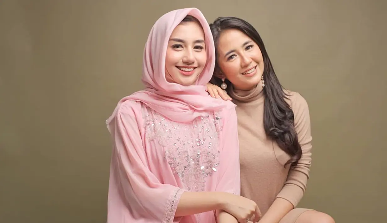 Meski sibuk menjadi Istri Bupati Trenggalek, Novita Hardini tetap meluangkan waktu dengan sahabatnya. (Liputan6.com/IG/@novitamochamad)