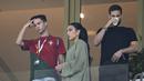 Georgina Rodriguez  menghadiri pertandingan babak 16 besar Piala Dunia Qatar 2022 antara Portugal dan Swiss di Stadion Lusail di Lusail, utara Doha (6/12/2022). Di laga ini, kekasihnya Ronaldo hanya bermain selama 17 menit. Dia tidak mencetak gol maupun assist. (AFP/Patricia De Melo Moreira)