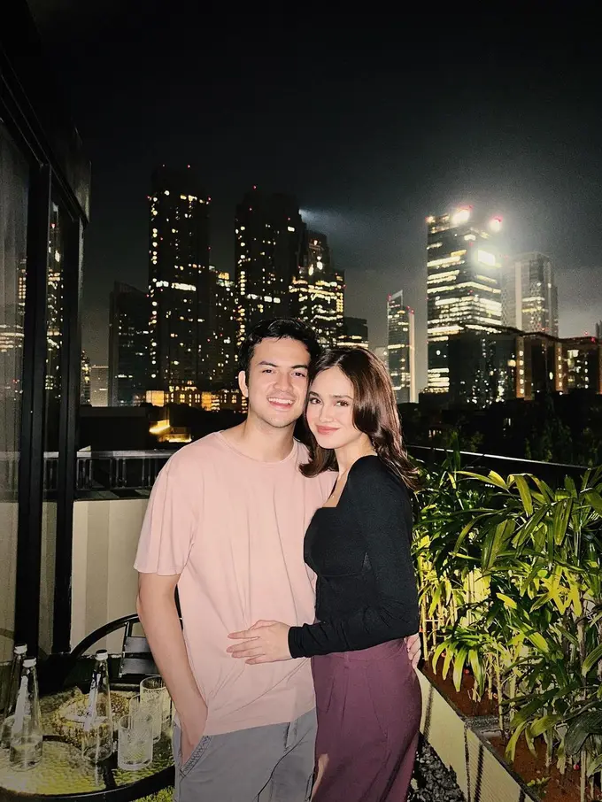 6 Gaya Bucin Pasangan Good Looking Syifa Hadju dan Rizky Nazar yang Kerap Tampil Serasi