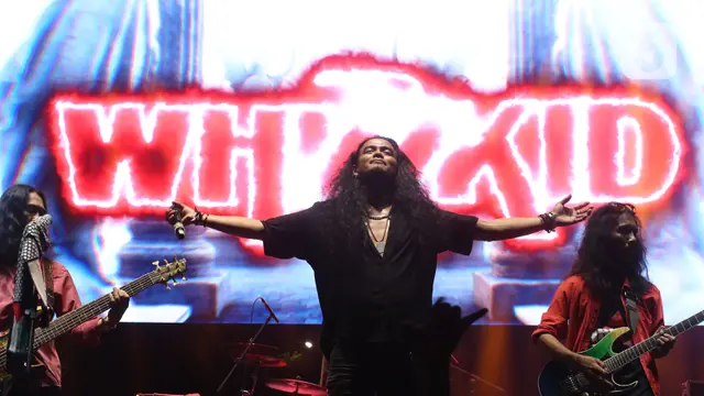 Whizzkid Featuring Ready Tutup Gelaran Rock Legends Festival