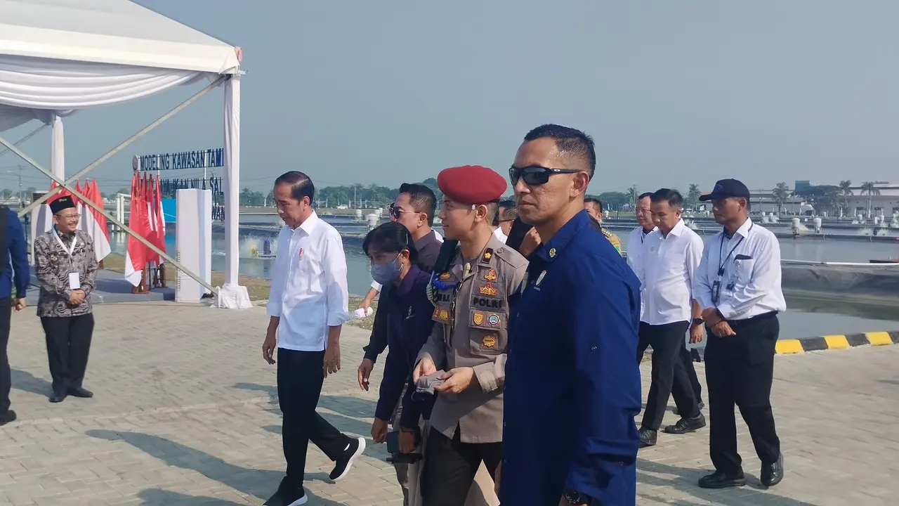Presiden Joko Widodo meresmikan Modeling Budidaya Ikan Nila Salin milik Kementerian Kelautan dan Perikanan (KKP