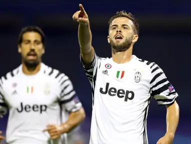 Juventus meraih kemenangan 4-0 atas Dinamo Zagreb dalam laga kedua Grup H Liga Champions di Stadion Maksimir, Zagreb, Rabu (28/9/2016) dini hari WIB. Miralem Pjanic mencetak satu gol dan satu assist. (AFP)