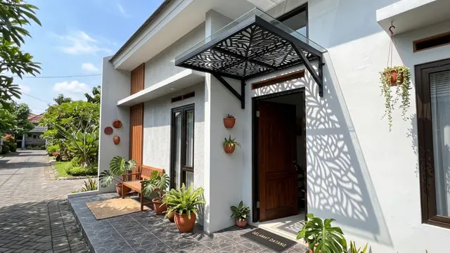 Model Kanopi Kecil di Atas Pintu Rumah