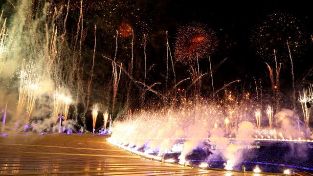 Foto: Pesta Kembang Api Tutup Olimpiade Paris 2024