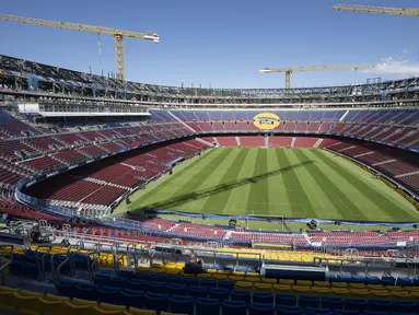 Setelah lama ditutup sejak 2003 lalu, renovasi Camp Nou hampir rampung pada tahun ini. (AFP/Josep Lago)