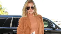 Khloe Kardashian mendarat darurat di Las Vegas saat akan promosi acara talk show miliknya ke Big Apple [foo: E Online]