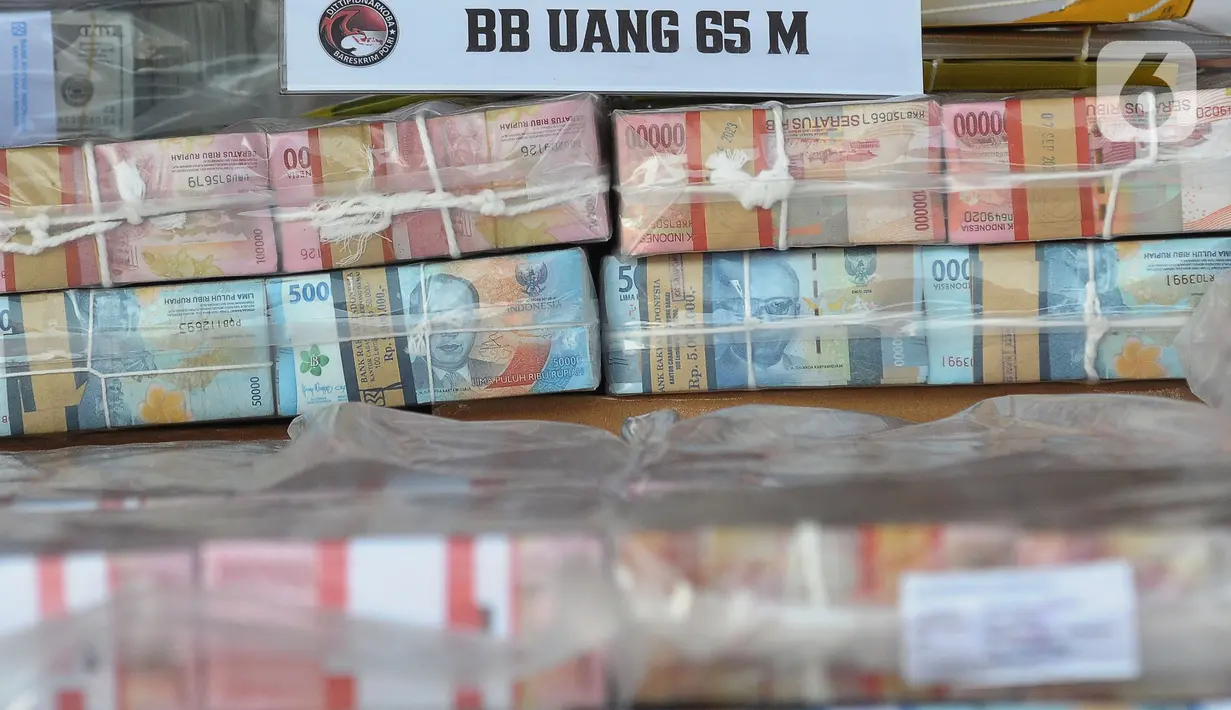 Adapun total penyitaan yang dilakukan terhadap barang bukti narkotika dalam kasus ini adalah 10,2 ton sabu, dengan perkiraan yang sudah masuk ke Indonesia untuk diedarkan mencapai 100 hingga 500 kilogram. (merdeka.com/Imam Buhori)