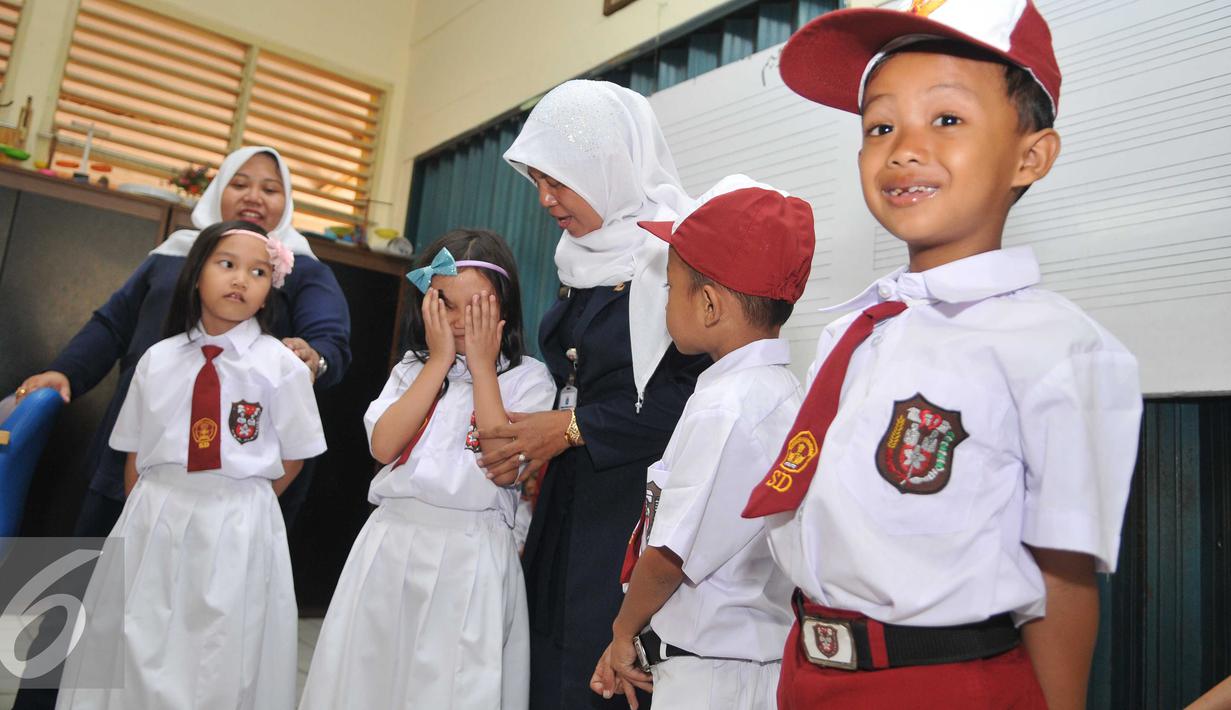 Sekolah Anak Panah Jakarta - Mereka berinteraksi dengan para murid