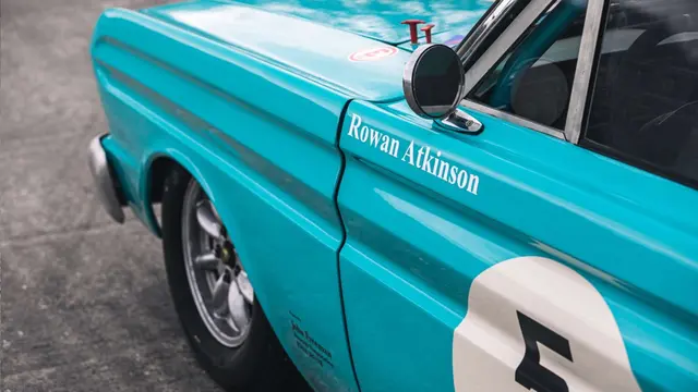 Mobil balap Rowan Atkinson sedang mencari pemilik baru