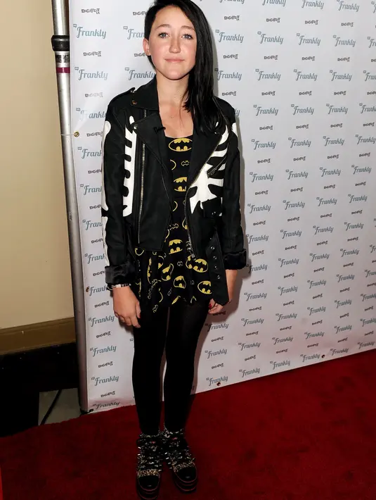 Melansir Aceshowbiz, saat diwawancara Life&Style Noah menuturkan tidak ada rencana pernikahan di antara Miley dan Liam untuk saat ini. Ia menuturkan Miley adalah sosok yang kekanak-kanakan. (AFP/Bintang.com)